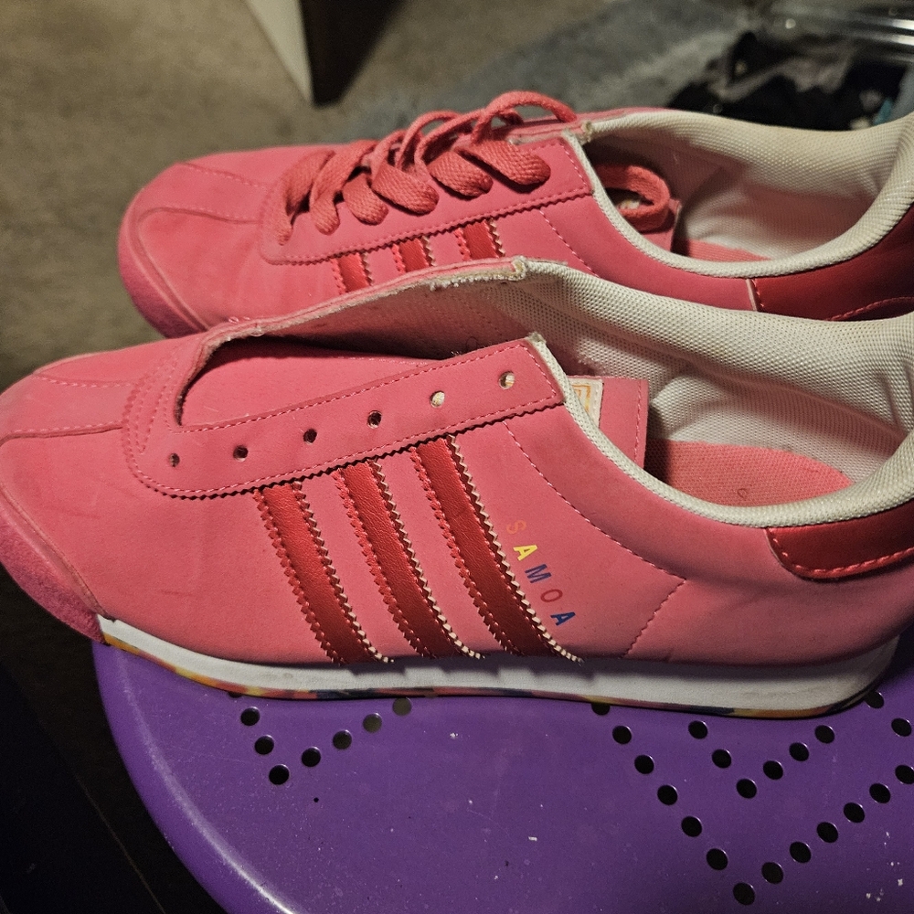 Pink shell toe addidas tennis shoes